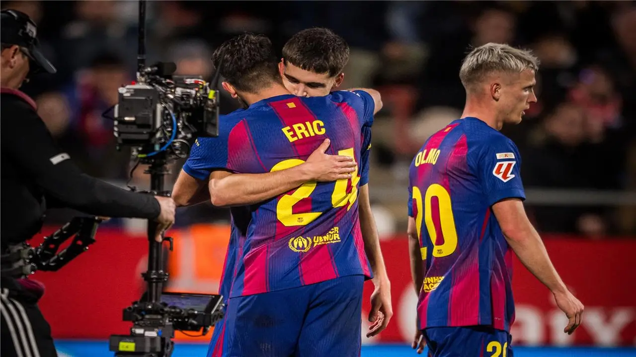 صدمة في برشلونة.. تشخيص إصابة إريك جارسيا بعد مغادرته مباراة جيرونا مصابًا